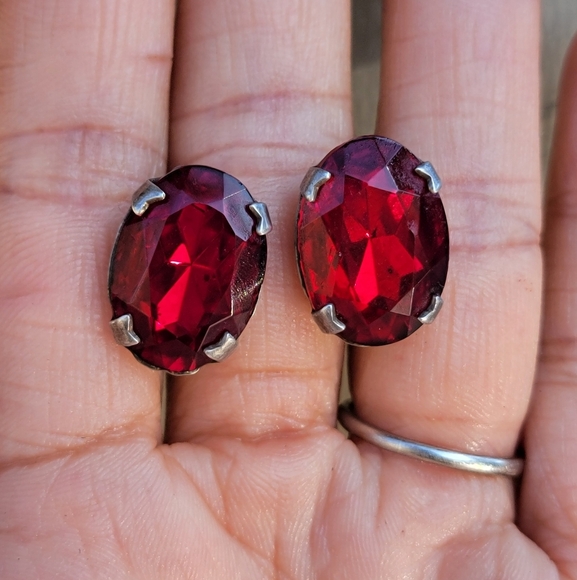 Gorgeous vintage vibrant ruby red paste glass large oval sterling silver earring - Picture 11 of 16